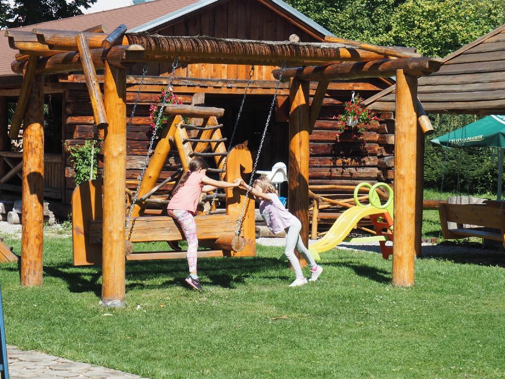 Gazdovsky Dvor B&B S Mini Wellness Bešeňová Eksteriør bilde